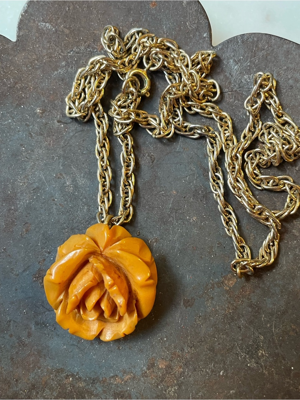 BAKELITE Rose Pendant Necklace in Amber Yellow / Goldtone Chain